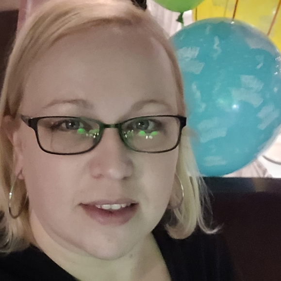 Meet your Posher, Vanessa - Picture 1 of 1